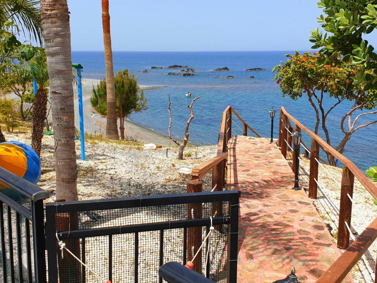 Astrofegia Beachfront Villa Pomos Dış mekan fotoğraf